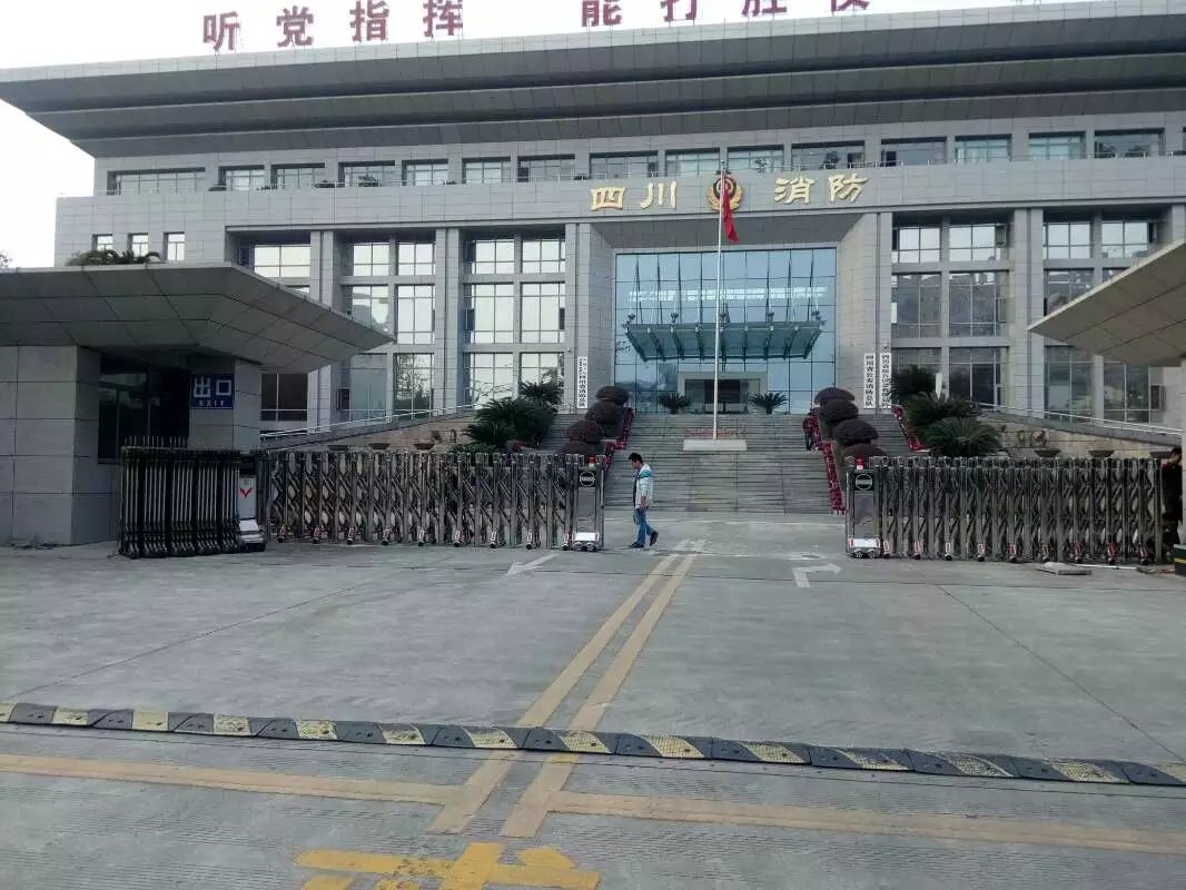 南昌青云谱区南昌青云谱区四川消防总队伸缩门